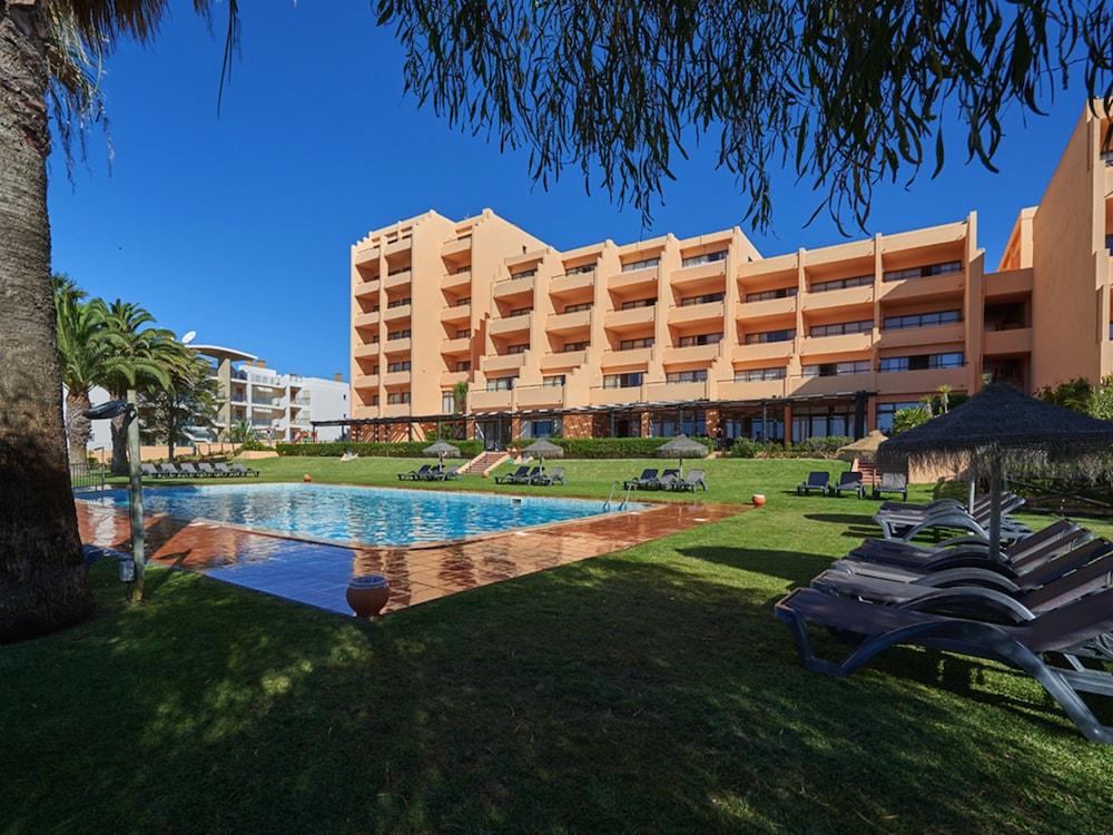 Dom Pedro Apartahotel
