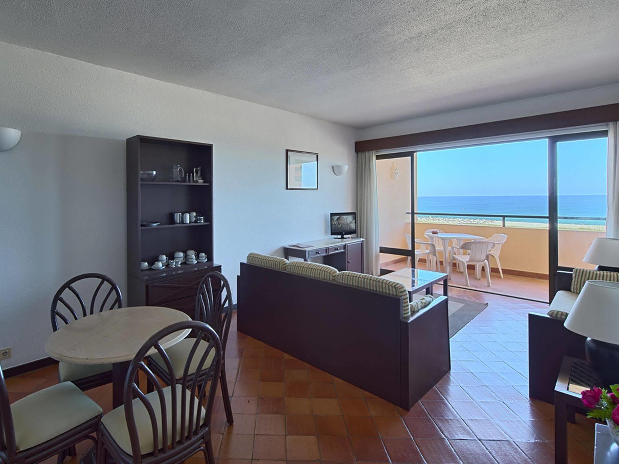 Dom Pedro Apartahotel