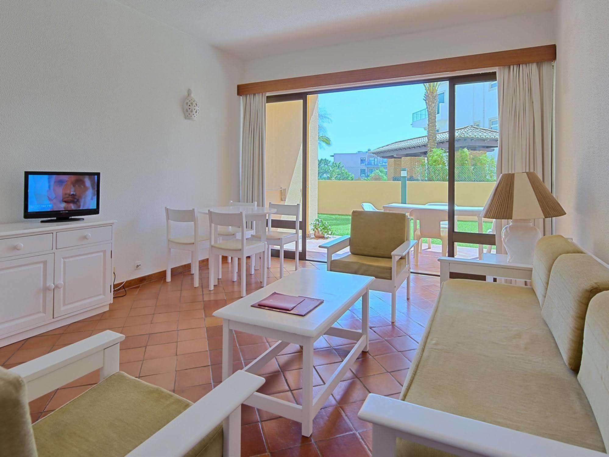 Hotel apartamentowy Dom Pedro Lagos